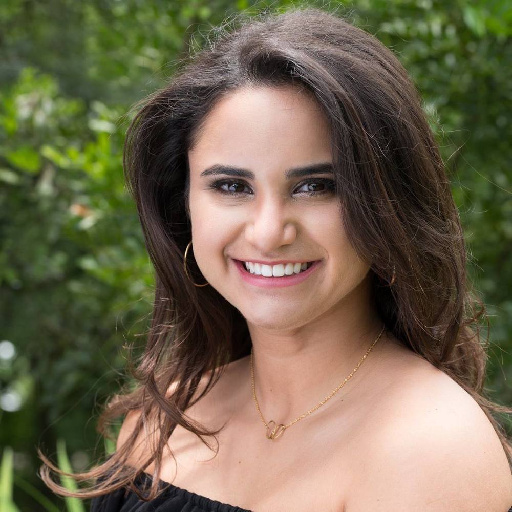 Meet your Posher, Angelica